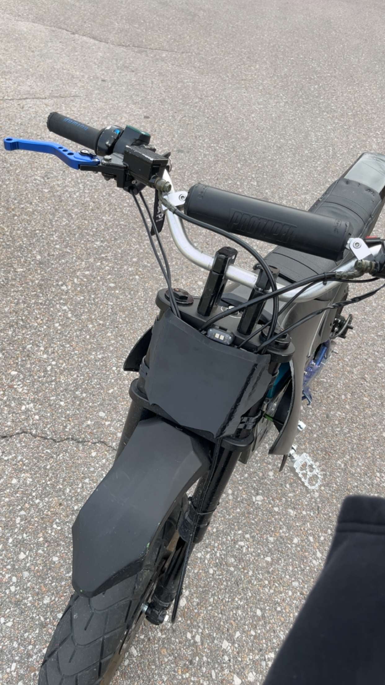 Moto Cutz Style Front Plate 3d printed (For E-Bikes)
